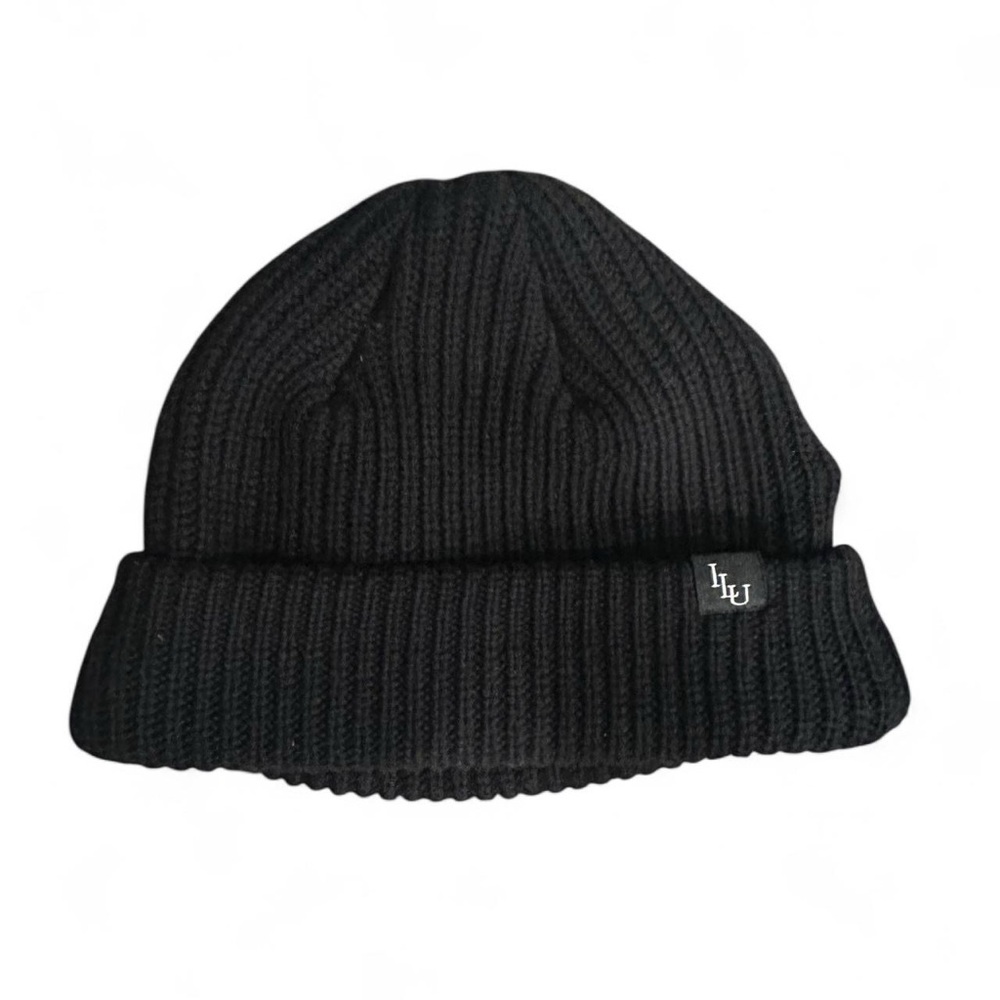 Black fisherman’s beanie
